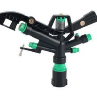 360 impact type sprinkler for agricultural irrigation systems Full-circle rotating impact sprinkler watering farm crops Heavy-duty farm irrigation sprinkler with adjustable spray pattern Lawn and garden impact sprinkler with 360-degree coverage Agricultural sprinkler irrigation equipment installed in crop field Durable rotating sprinkler for landscape and pasture irrigation